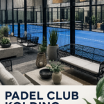 Joueur de padel en action sur un court clôturé, profitant d'un moment de jeux entre amis.