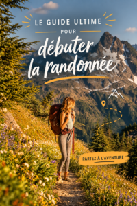 Groupe de femmes au sommet d'une randonnée, profitant d'une vue panoramique sur la nature.