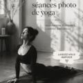 Femme en train de méditer sur un tapis de yoga dans un parc, photographie inspirante.