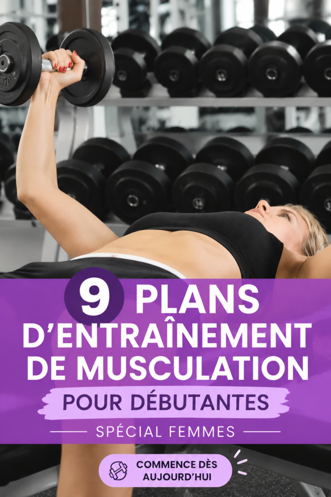Femmes faisant de l'exercice de musculation en groupe