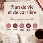 Une femme réfléchissant à son plan de vie et de carrière avec un carnet et un stylo.