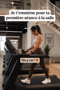 femme heureuse lors de sa première séance à la salle de sport
