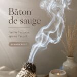 Bâtonnets de sauge allumés pour un rituel de purification