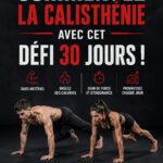 Femme effectuant un exercice de calisthénics, démonstration de force et d'équilibre.