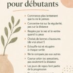 Femme en extérieur courant avec un sourire, symbolisant le plaisir de la course à pied.