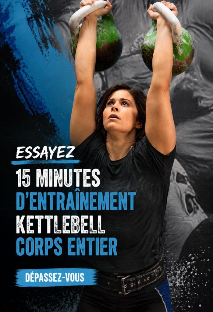 Femme s'entraînant avec une kettlebell pour un workout de 15 minutes