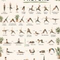 Femme pratiquant le yoga du soir dans un environnement calme et apaisant.
