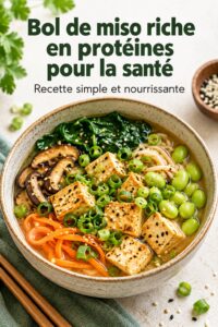 Un bowl de miso rempli de légumes et de protéines, idéal pour un repas sain.
