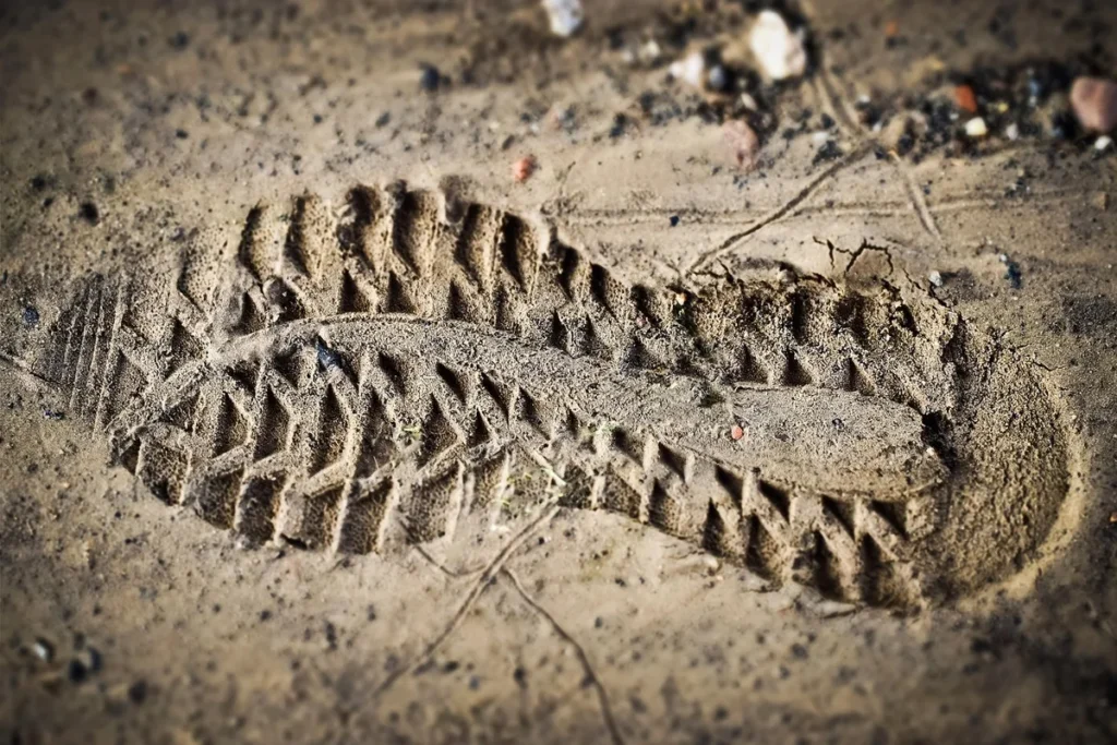 Fenoxil chausures en action sur sentier boueux